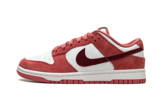 Nike Dunk Low Valentine's Day 2024